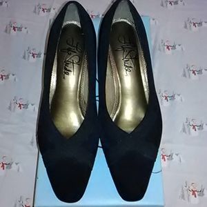 Women's Life Stride black pump's size 6 M New